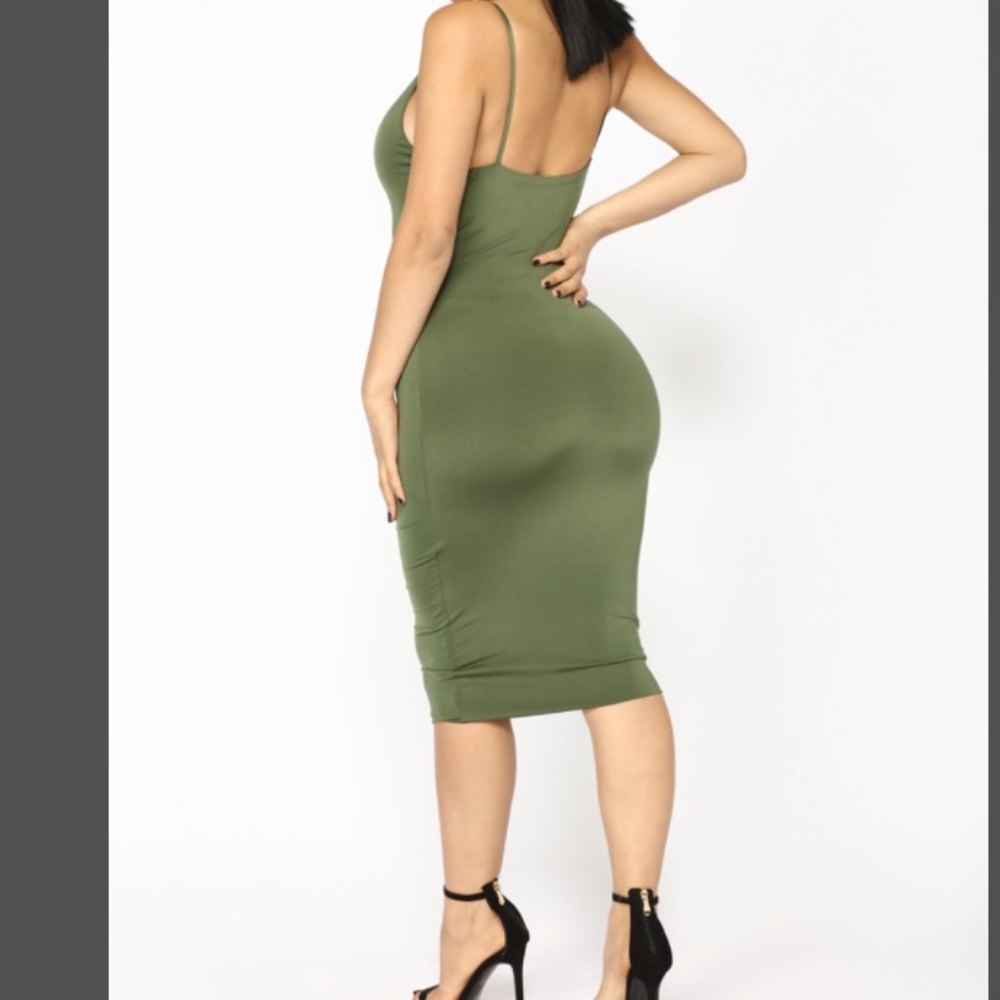 CUTE FASHION NOVA DRESS - Picture 2 of 5